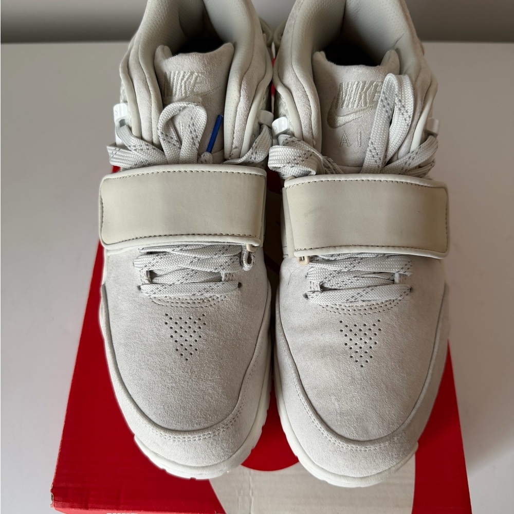 Nike Air TR. V. Cruz Light Bone Mid Top Suede Training Sneakers 777535-003 Men